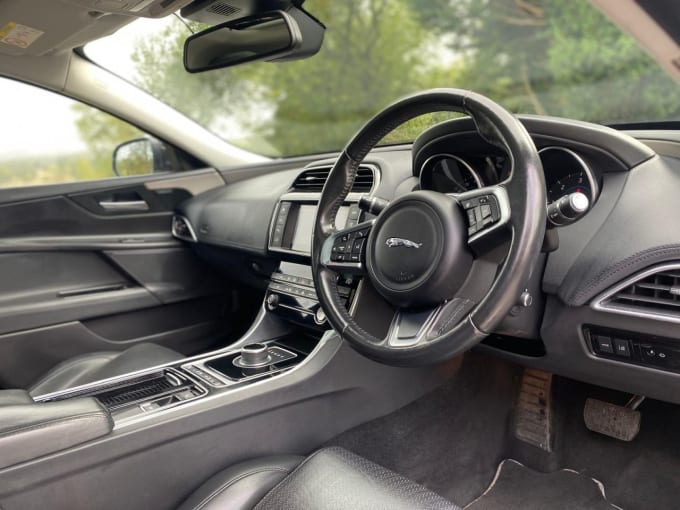 2025 Jaguar Xe