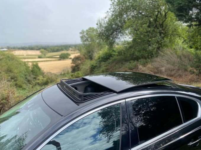 2025 Jaguar Xe