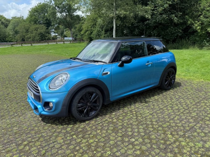 2025 Mini Hatch