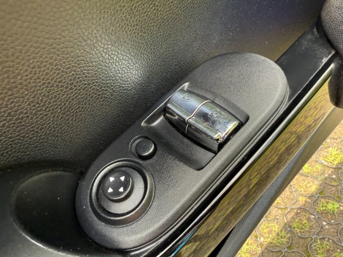 2025 Mini Hatch