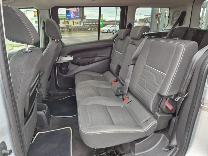 2025 Ford Grand Tourneo Connect