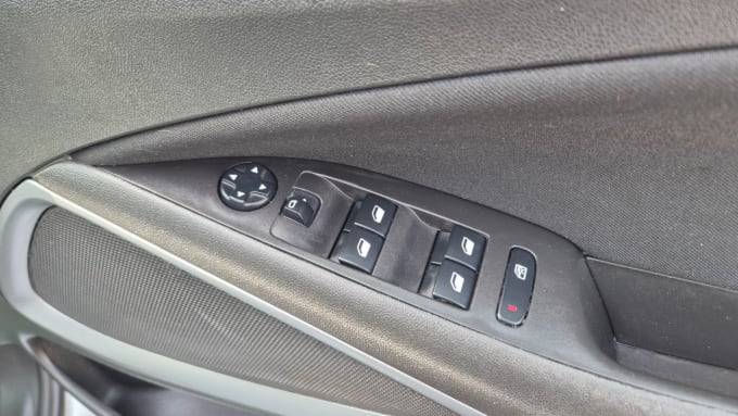 2025 Vauxhall Crossland X
