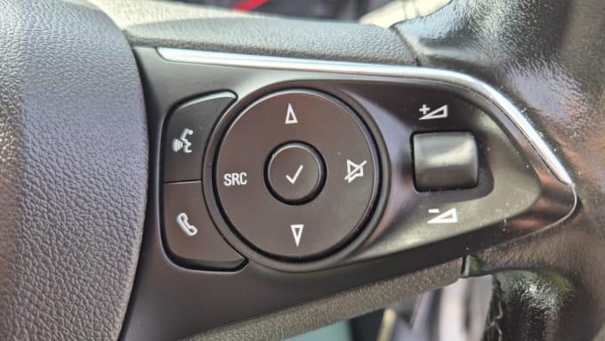 2025 Vauxhall Crossland X