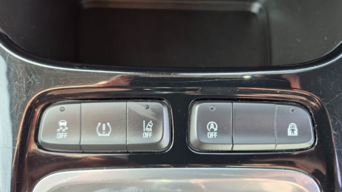 2025 Vauxhall Crossland X
