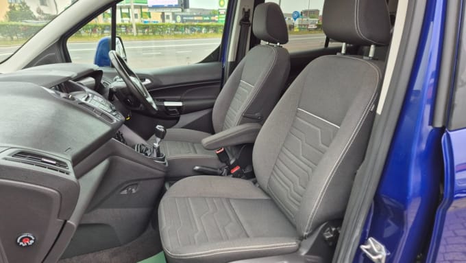 2025 Ford Grand Tourneo Connect