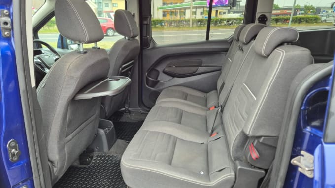 2025 Ford Grand Tourneo Connect