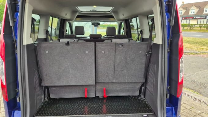 2025 Ford Grand Tourneo Connect