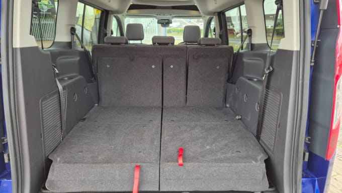 2025 Ford Grand Tourneo Connect