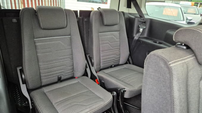 2025 Ford Grand Tourneo Connect