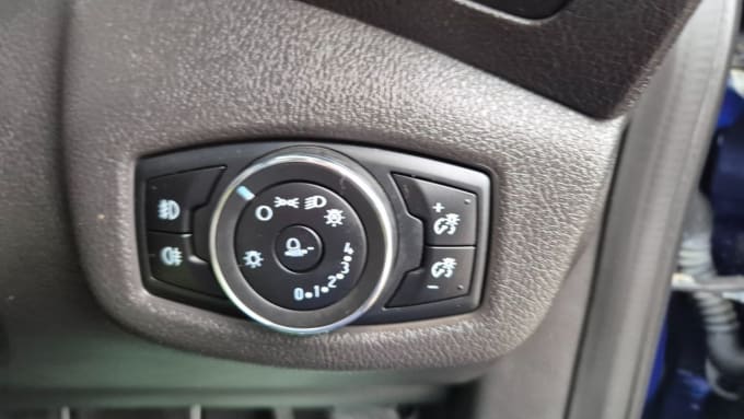 2025 Ford Grand Tourneo Connect