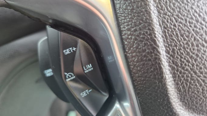 2025 Ford Grand Tourneo Connect