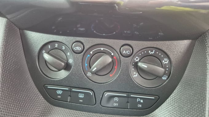 2025 Ford Grand Tourneo Connect