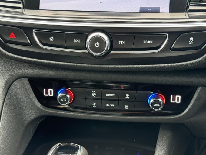 2025 Vauxhall Insignia