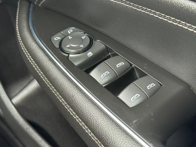 2025 Vauxhall Insignia