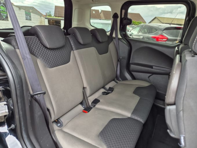 2025 Ford Tourneo Courier