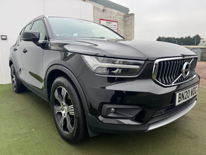 2025 Volvo Xc40