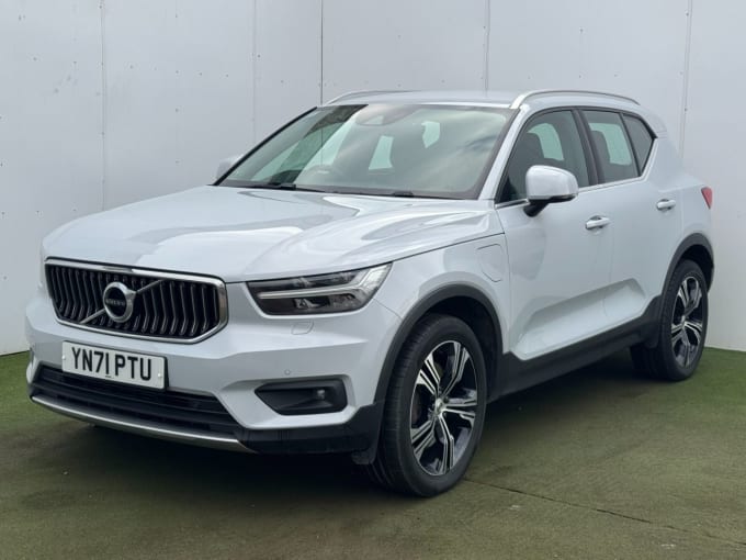 2025 Volvo Xc40