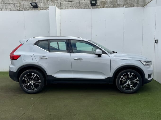 2025 Volvo Xc40