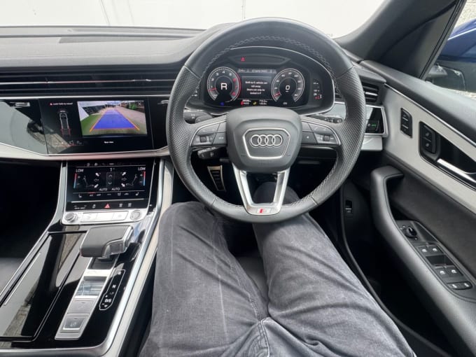 2025 Audi Q8