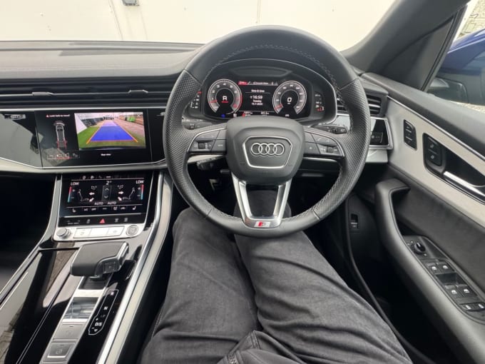 2025 Audi Q8