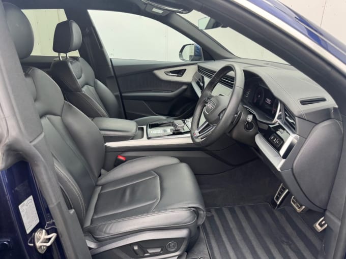 2025 Audi Q8