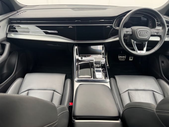 2025 Audi Q8