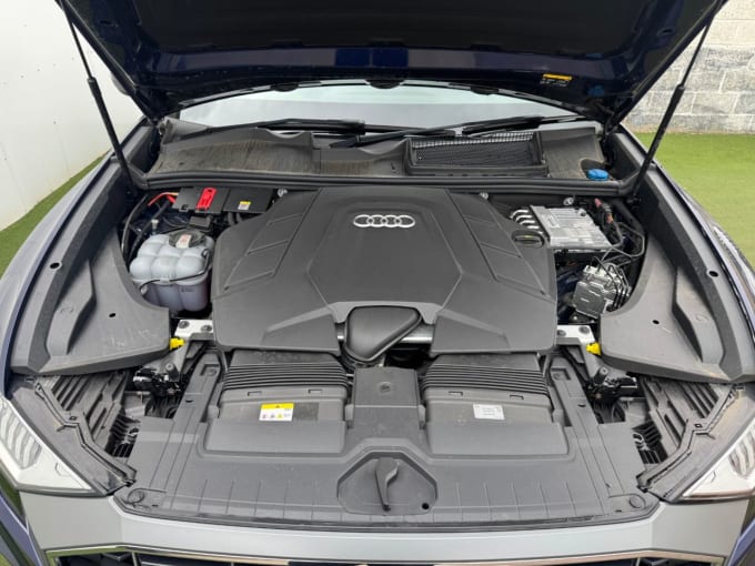 2025 Audi Q8