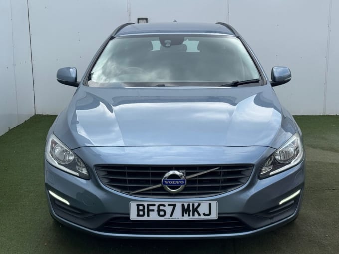 2025 Volvo V60
