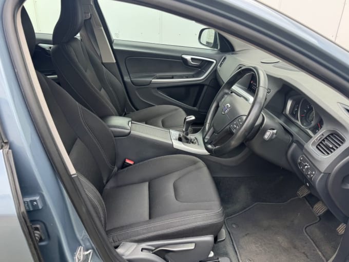 2025 Volvo V60