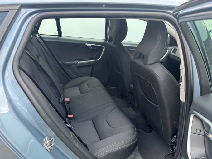 2025 Volvo V60