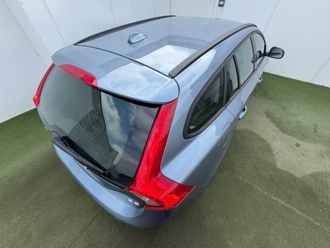 2025 Volvo V60