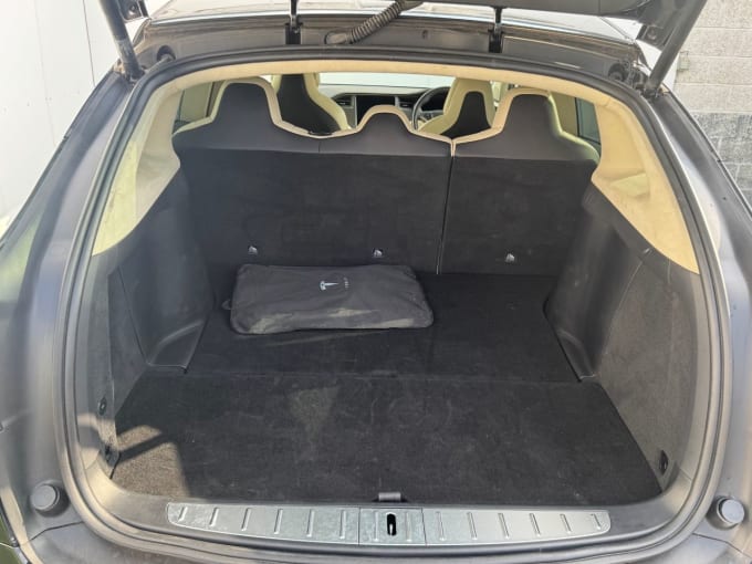 2025 Tesla Model X