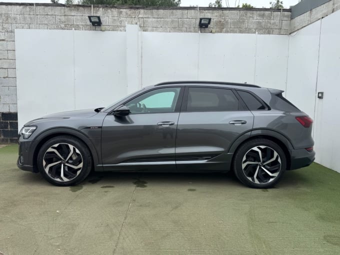 2025 Audi E-tron