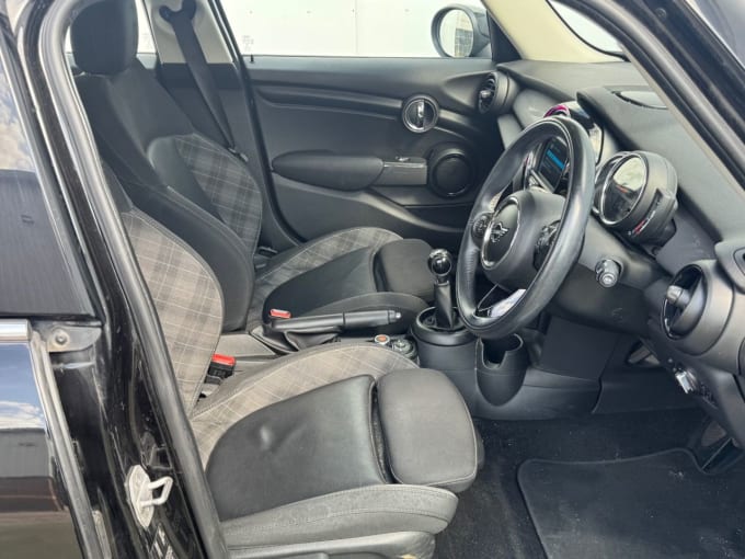 2025 Mini Hatch