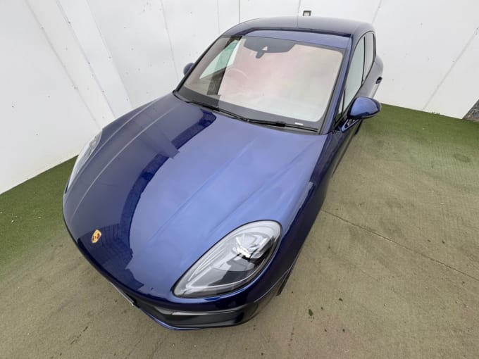 2025 Porsche Macan