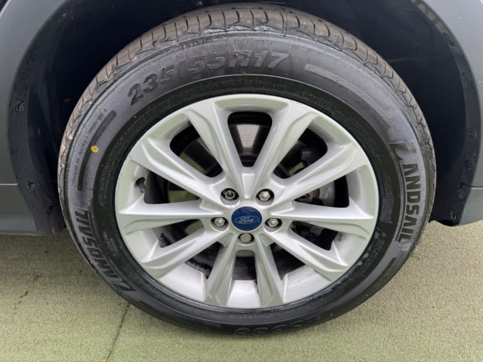 2025 Ford Kuga