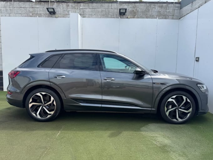 2025 Audi E-tron
