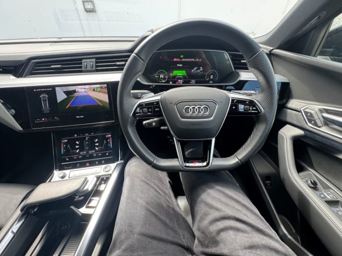 2025 Audi E-tron