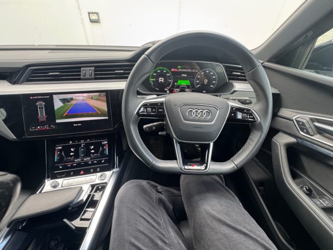 2025 Audi E-tron