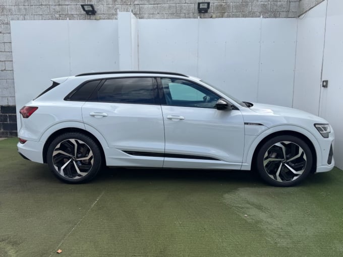 2025 Audi E-tron