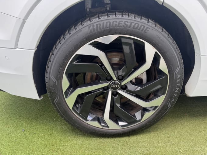 2025 Audi E-tron