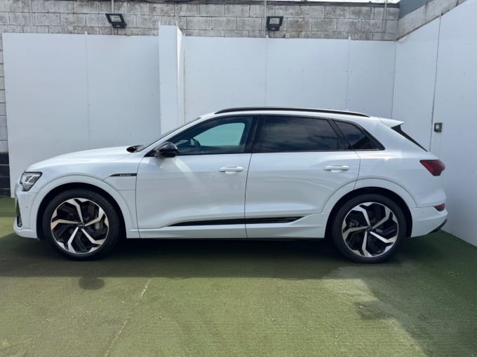 2025 Audi E-tron