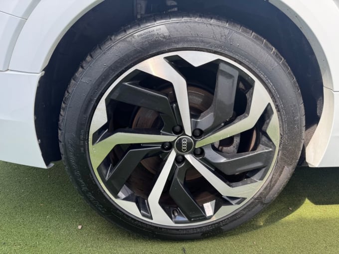 2025 Audi E-tron