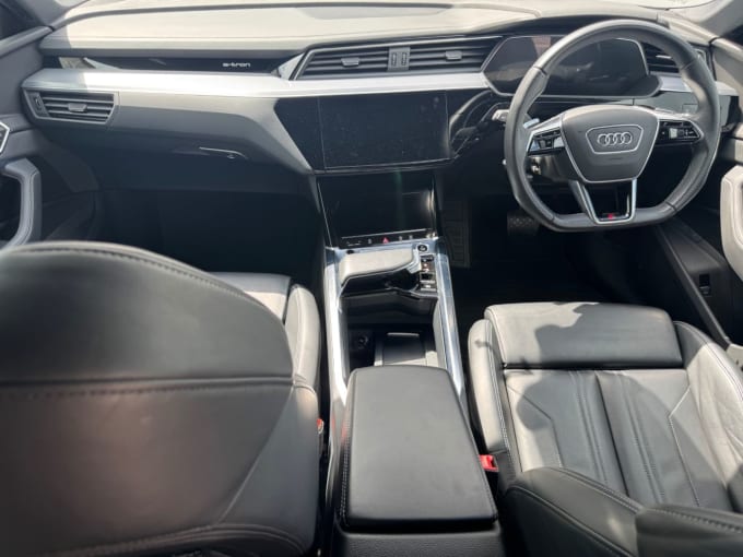 2025 Audi E-tron