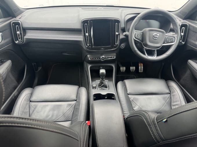 2025 Volvo Xc40
