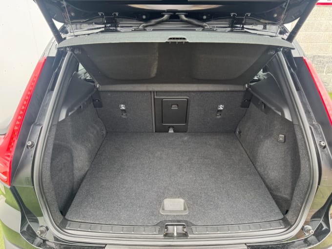 2025 Volvo Xc40