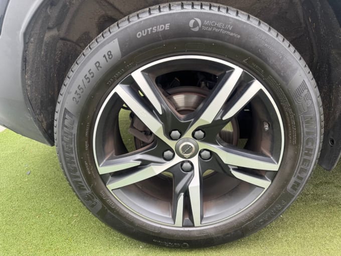 2025 Volvo Xc40