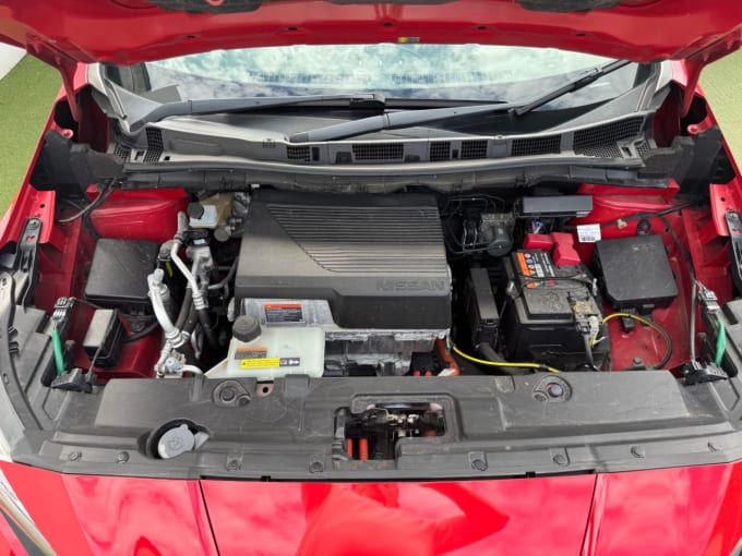 2025 Nissan Leaf