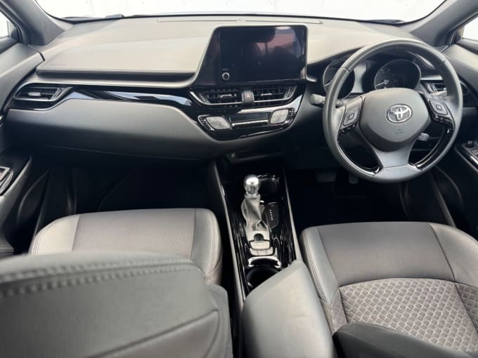 2025 Toyota C-hr