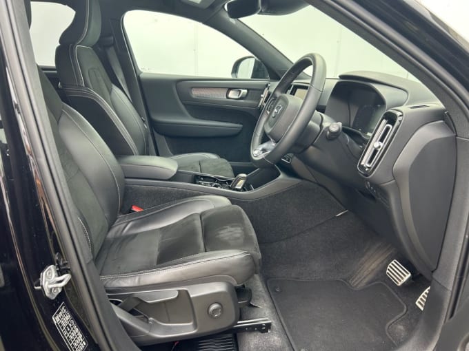 2025 Volvo Xc40